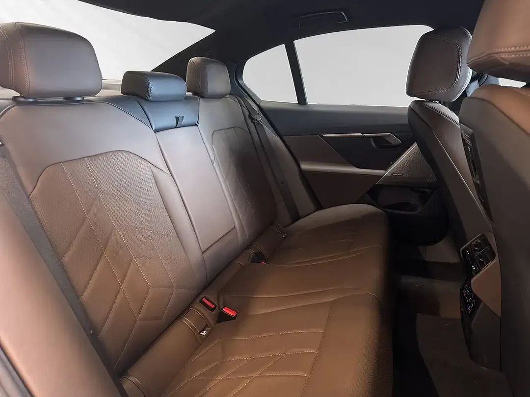 BMW i5 eDrive M - foto 8
