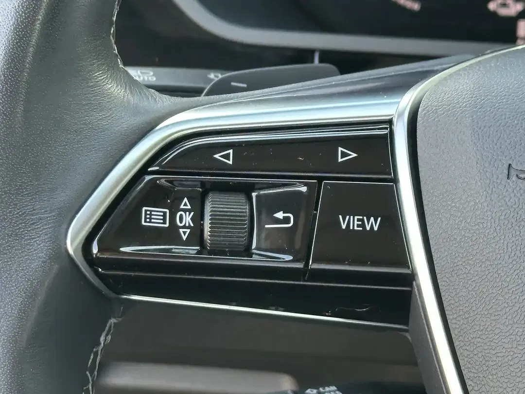 Audi Q8 55 e-tron quattro S line - Thumbnail 10