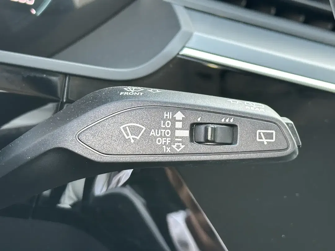 Audi Q8 55 e-tron quattro S line - Thumbnail 13