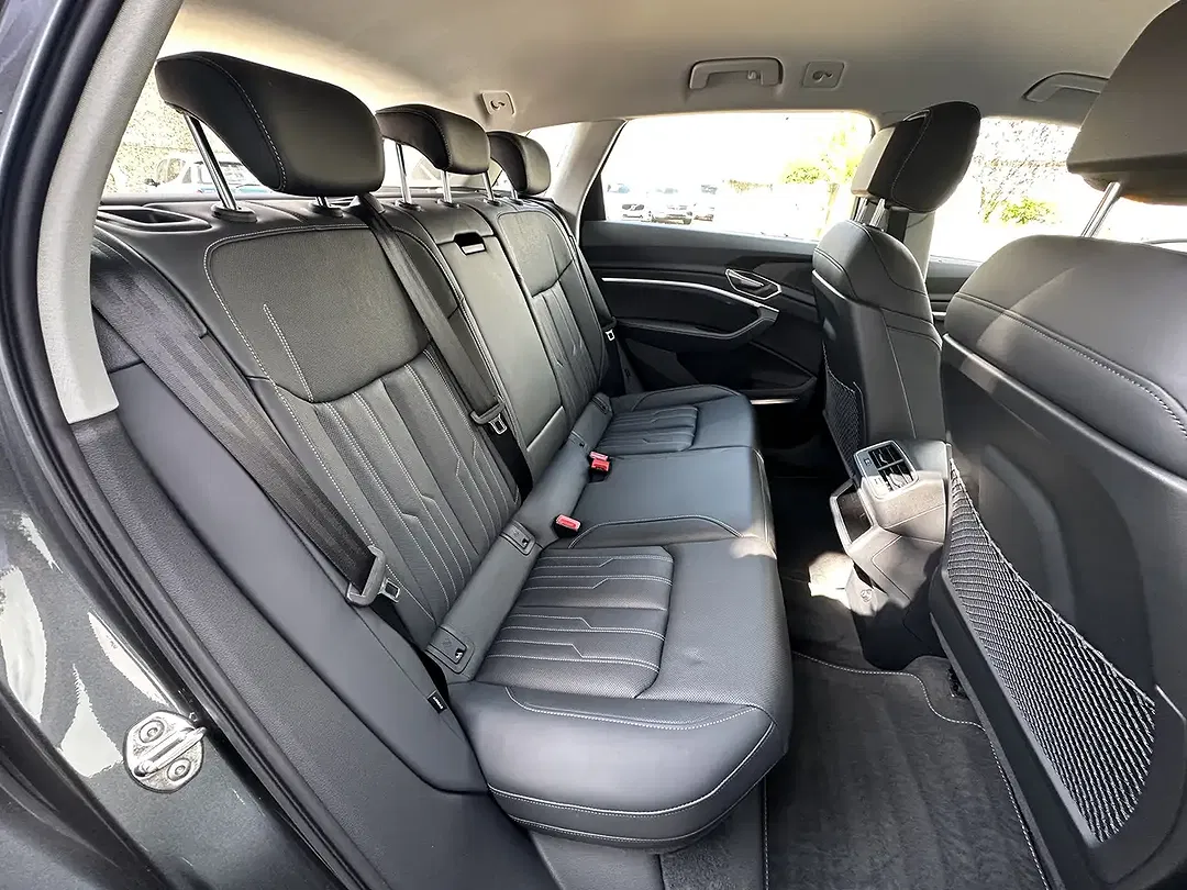 Audi Q8 55 e-tron quattro S line - Thumbnail 6