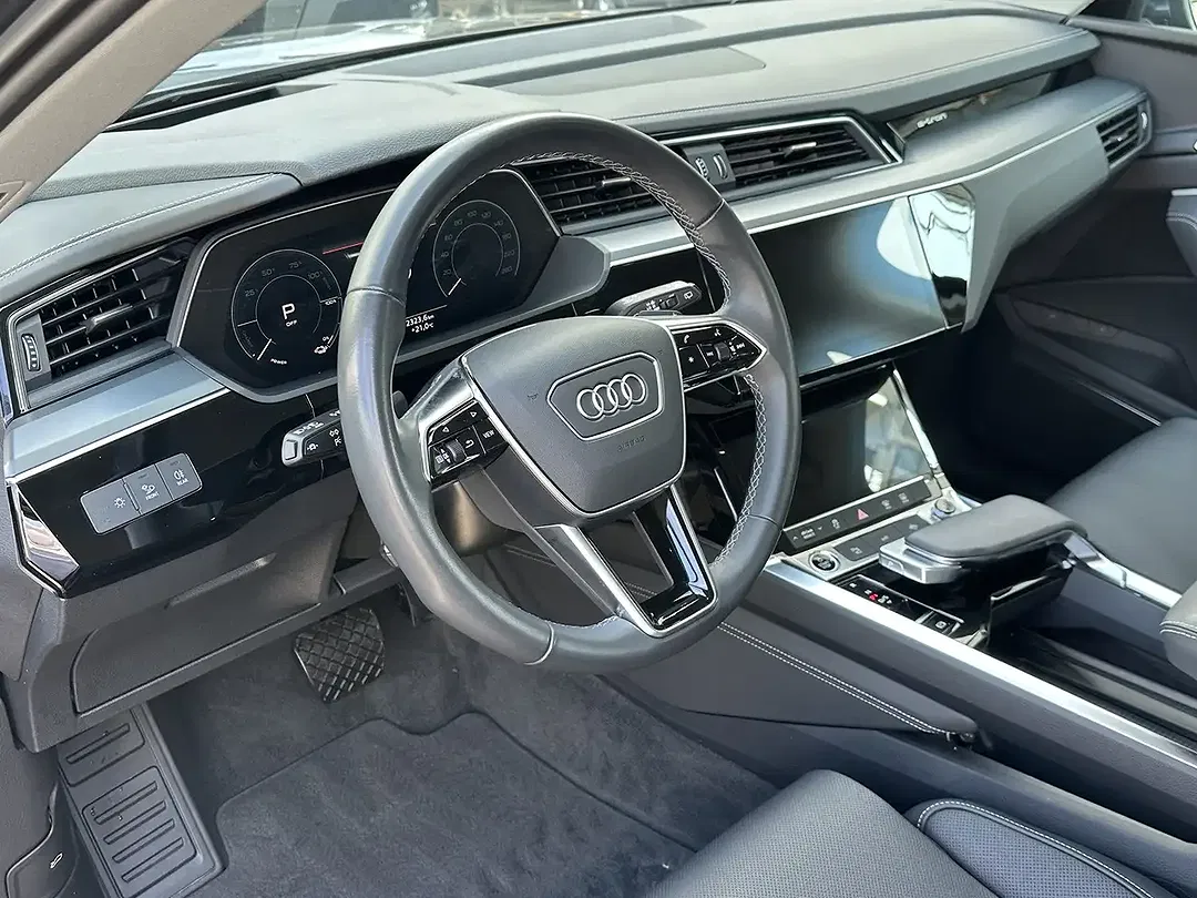 Audi Q8 55 e-tron quattro S line - Thumbnail 8
