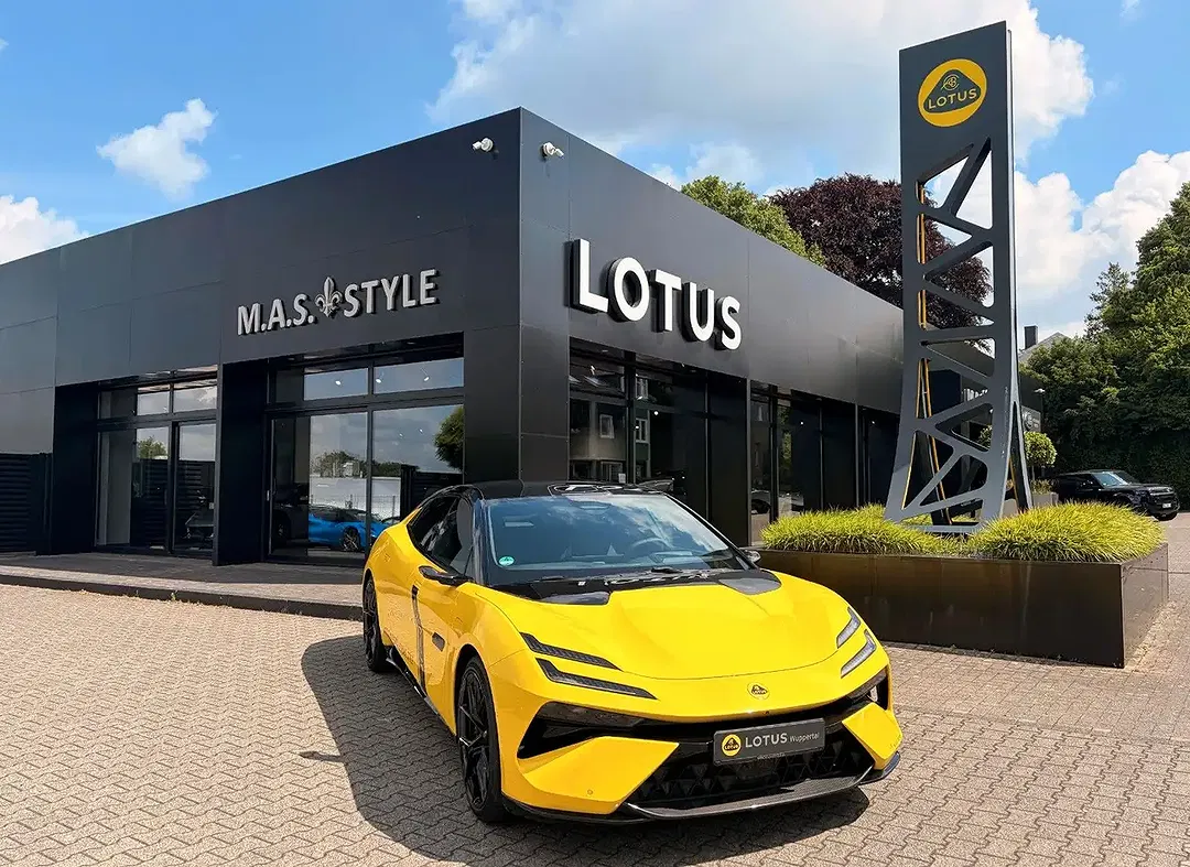Lotus Emeya S - foto 1
