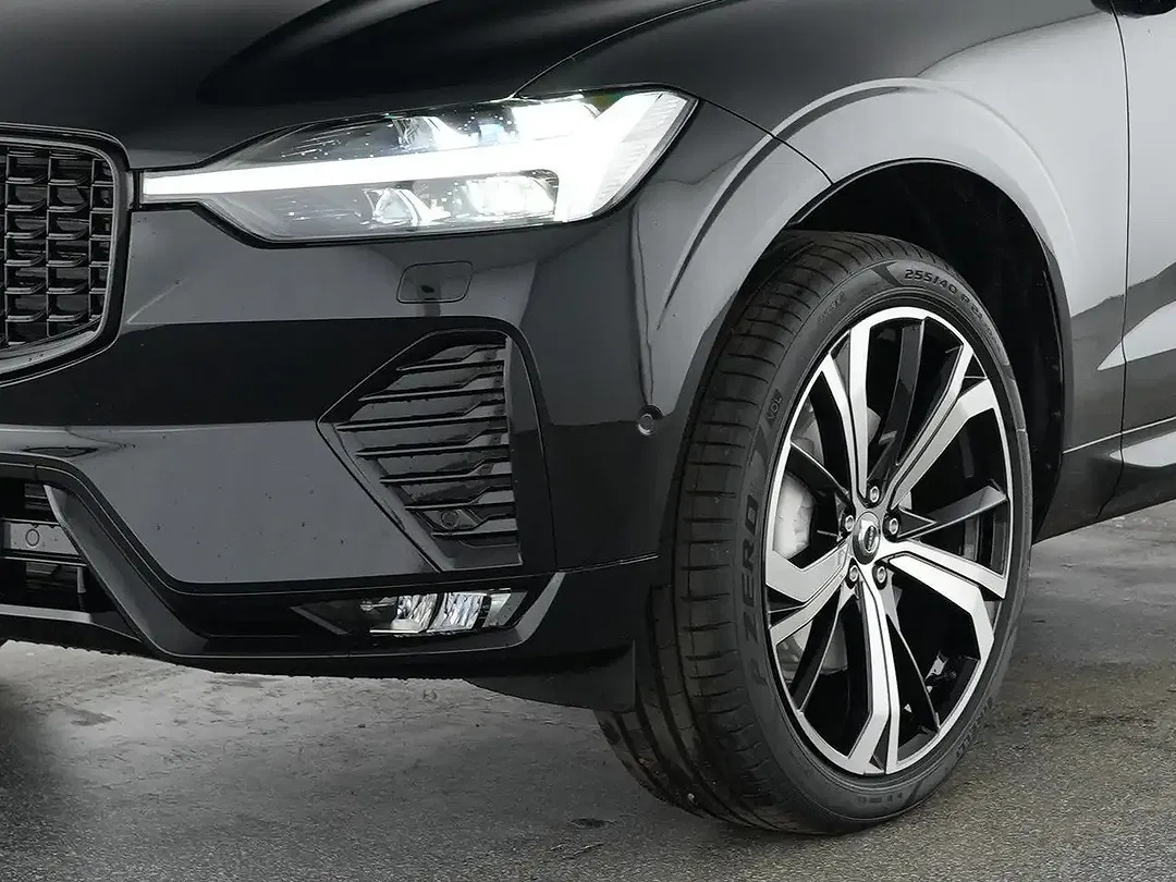 Volvo XC60 AWD Plus Dark - Thumbnail 10