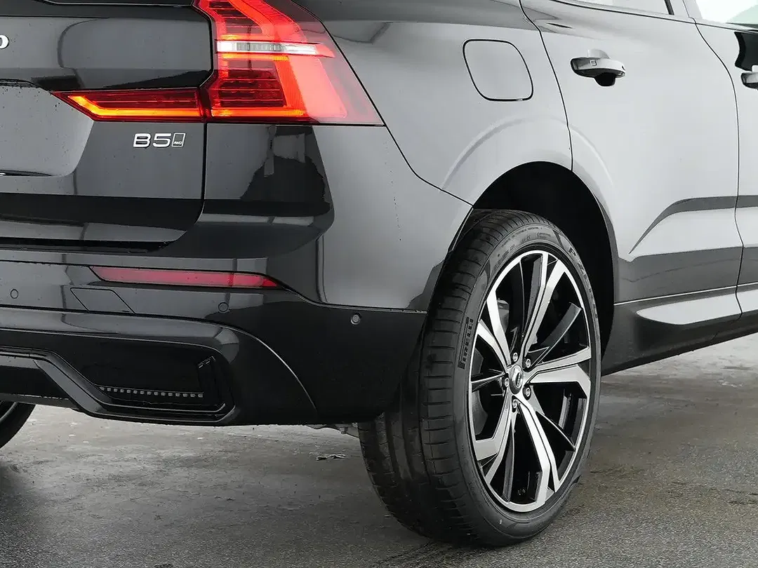 Volvo XC60 AWD Plus Dark - Thumbnail 11