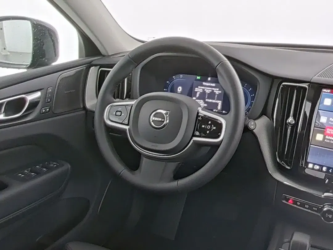 Volvo XC60 AWD Plus Dark - Thumbnail 14