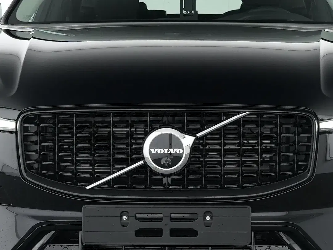Volvo XC60 AWD Plus Dark - Thumbnail 4