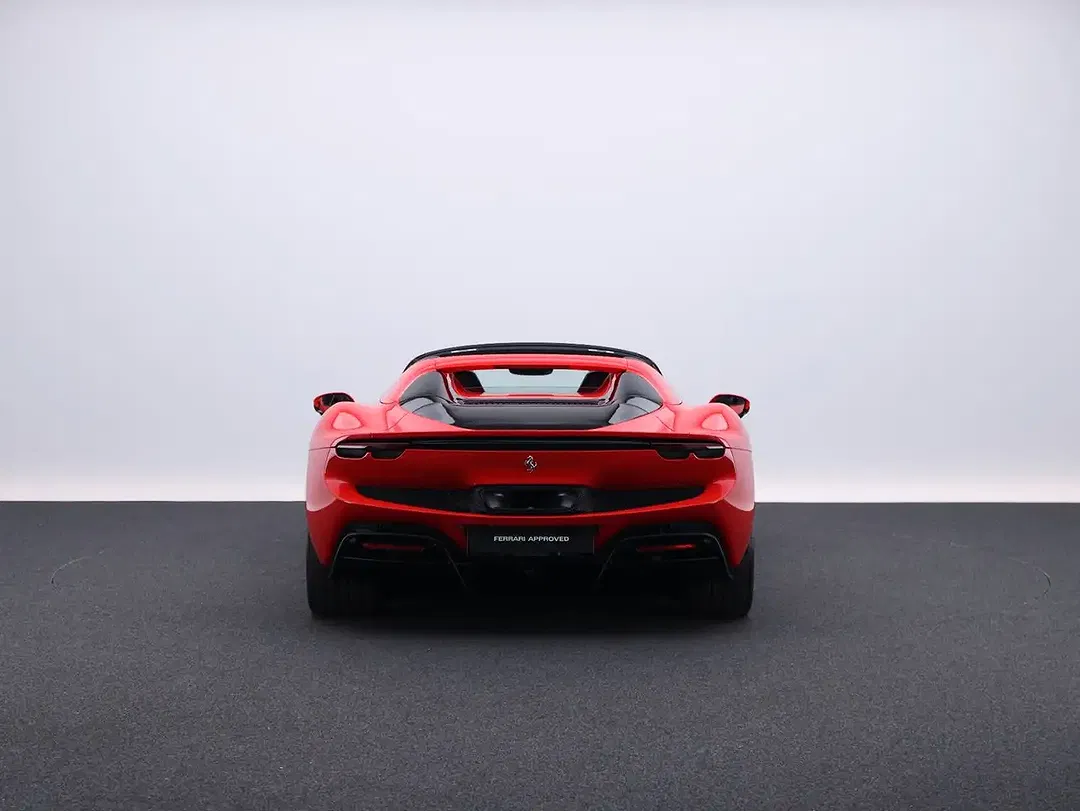 Ferrari 296 GTS - Thumbnail 7