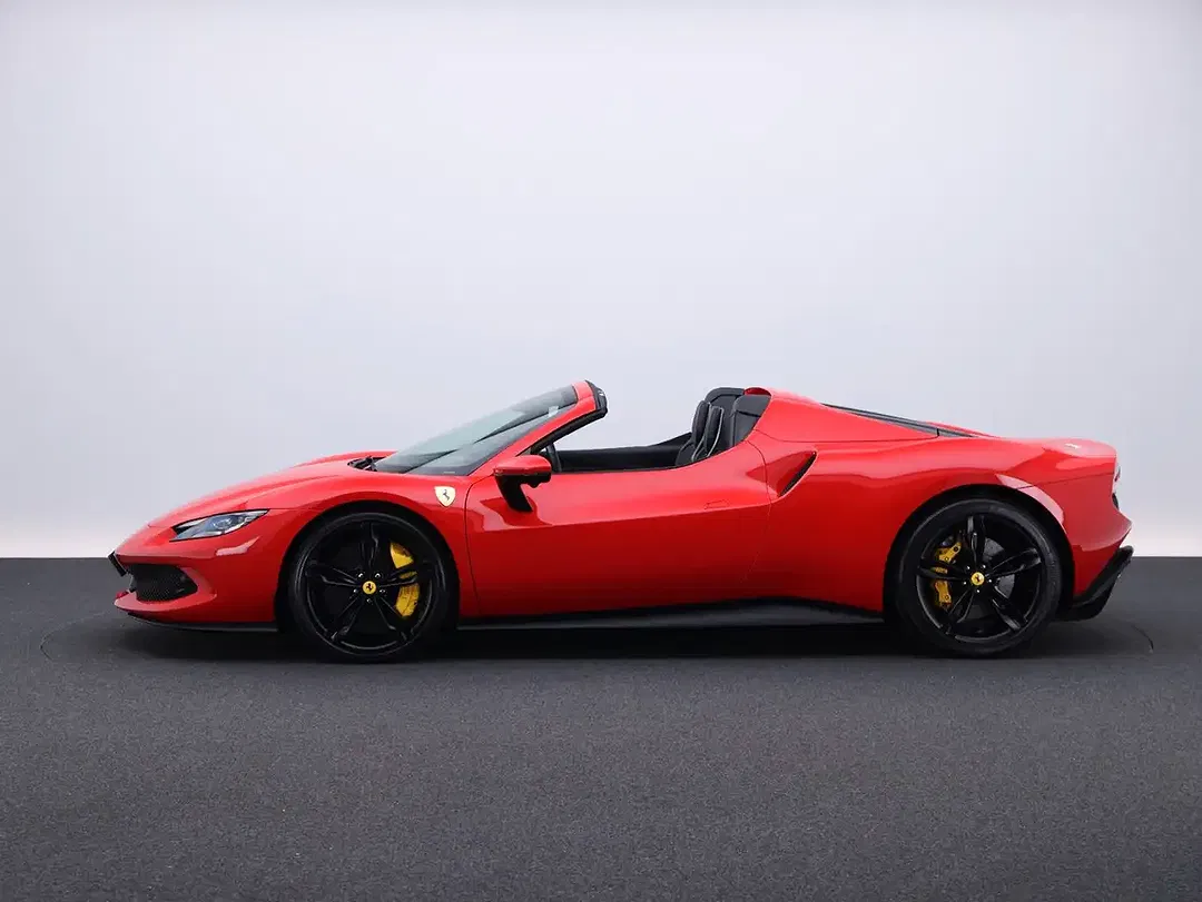 Ferrari 296 GTS - Thumbnail 9