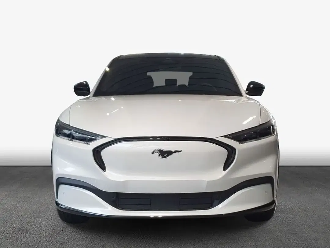 Ford Mustang Mach-E 4x4 Premium - Thumbnail 3