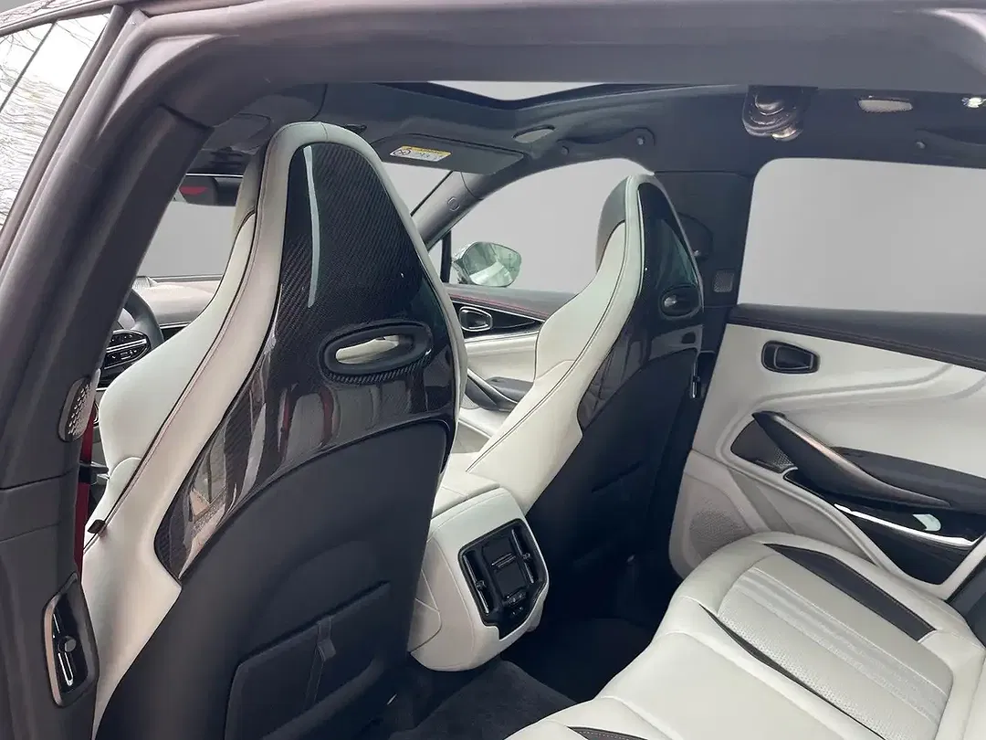 Aston Martin DBX 707 - Thumbnail 11