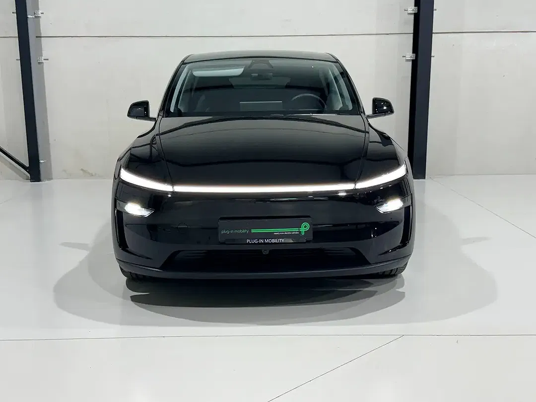 Tesla Model Y AWD Long Range - Thumbnail 8