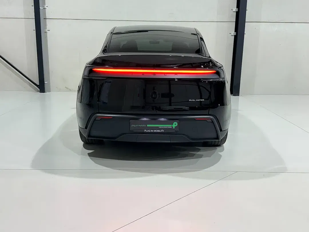 Tesla Model Y AWD Long Range - Thumbnail 9
