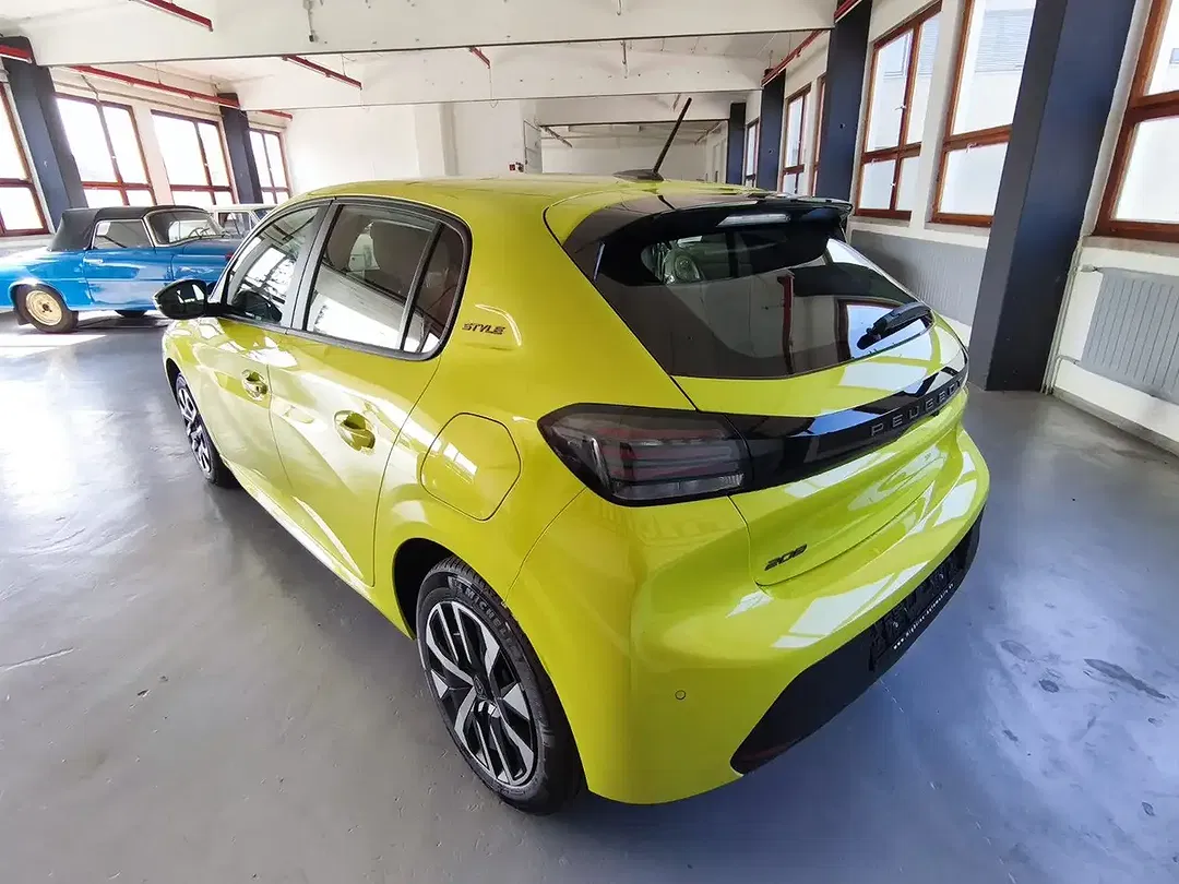 Peugeot 208 100 Style - Thumbnail 4