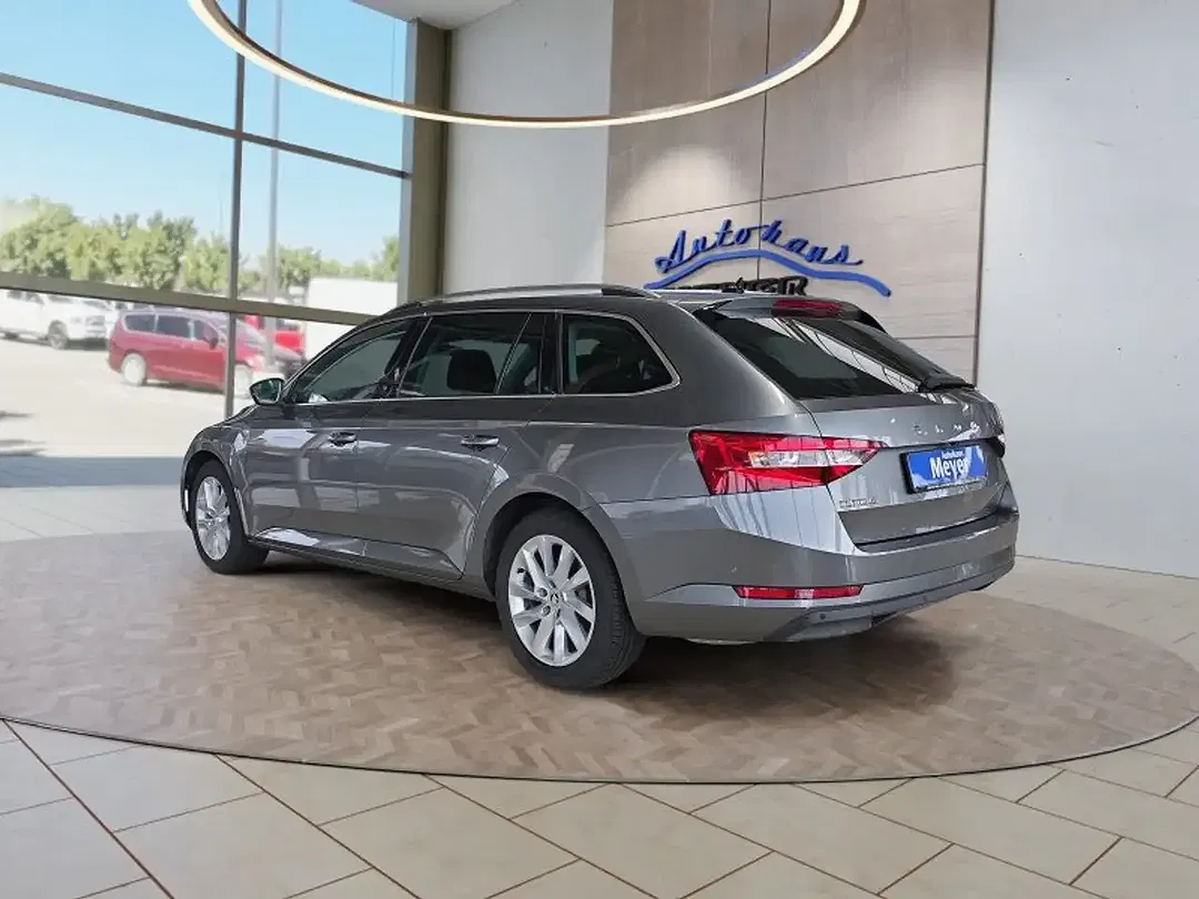 Skoda Superb 1.5 TSI DSG Combi - Thumbnail 4