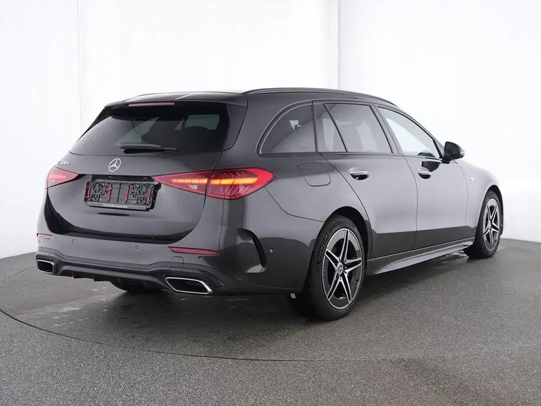 Mercedes-Benz C 300 AMG Line - Thumbnail 2