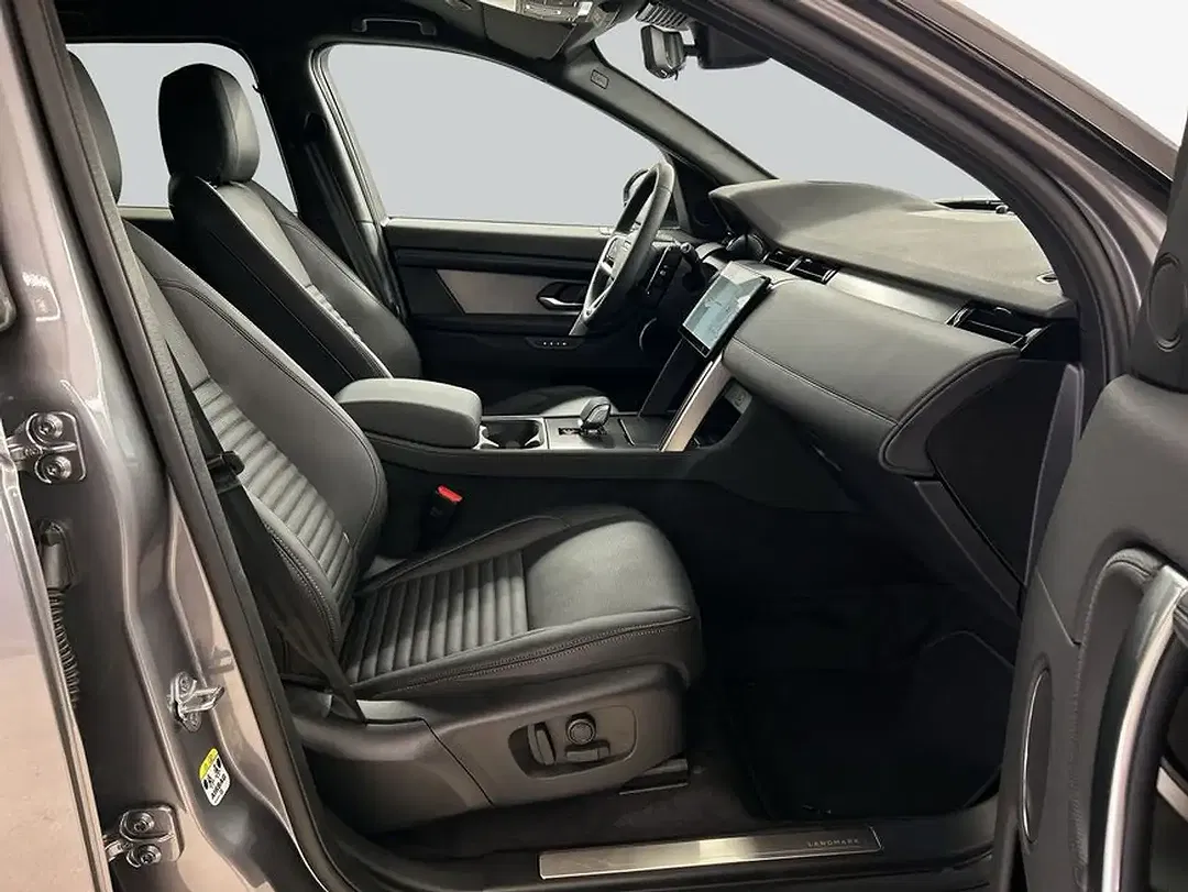 Land Rover Discovery Sport Landmark Edition - Thumbnail 3