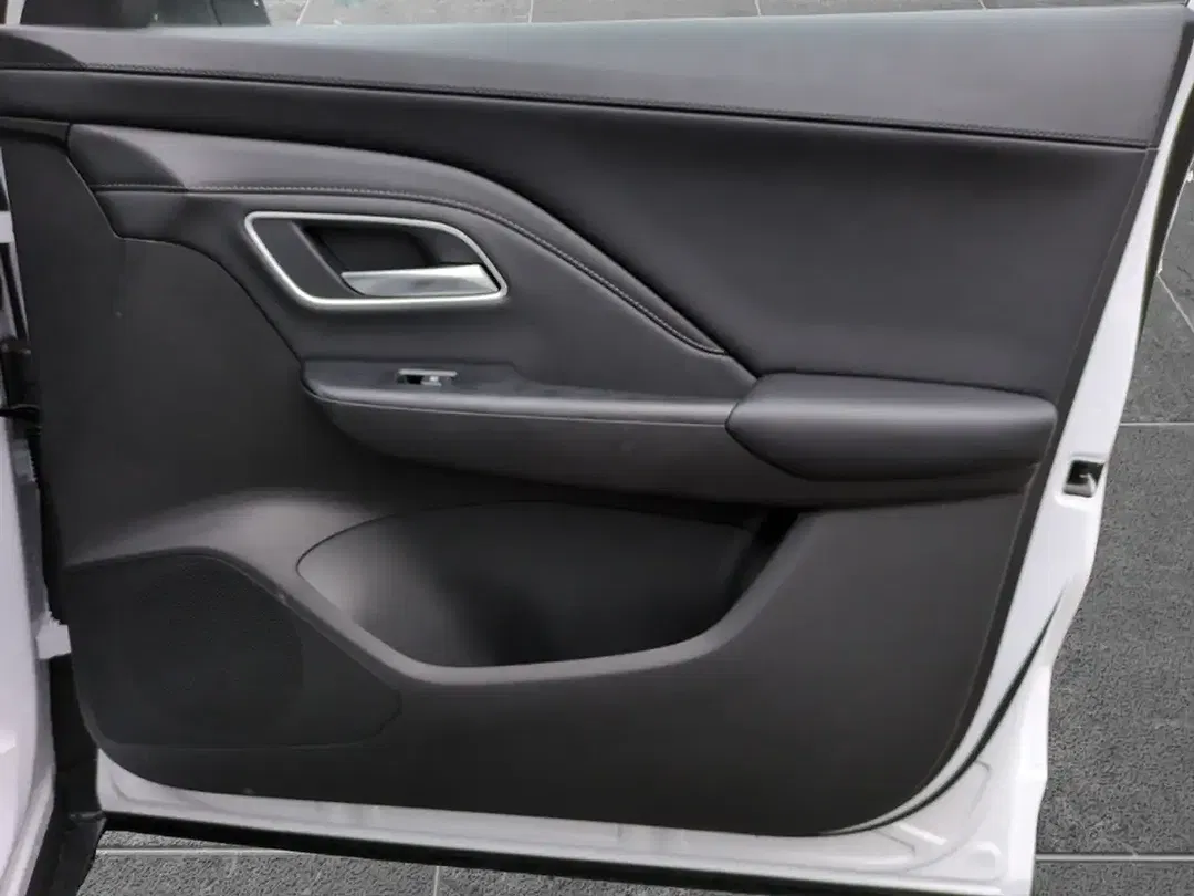 MG ZS Hybrid+ Luxury - Thumbnail 11