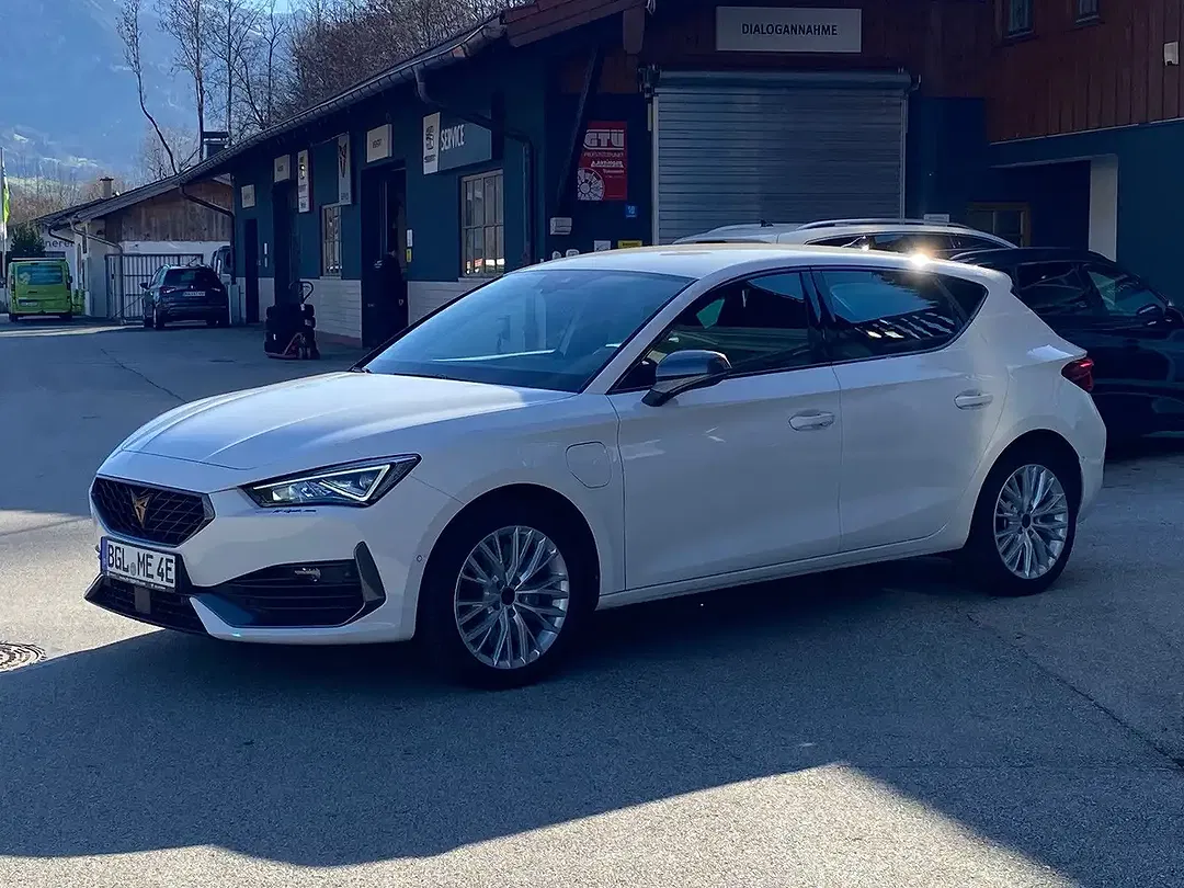 CUPRA Leon PHEV - Thumbnail 1