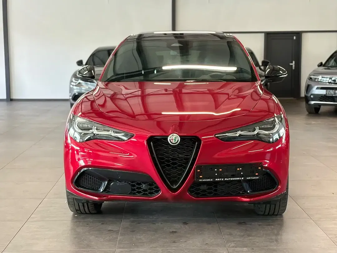 Alfa Romeo Stelvio Q4 Veloce - foto 2