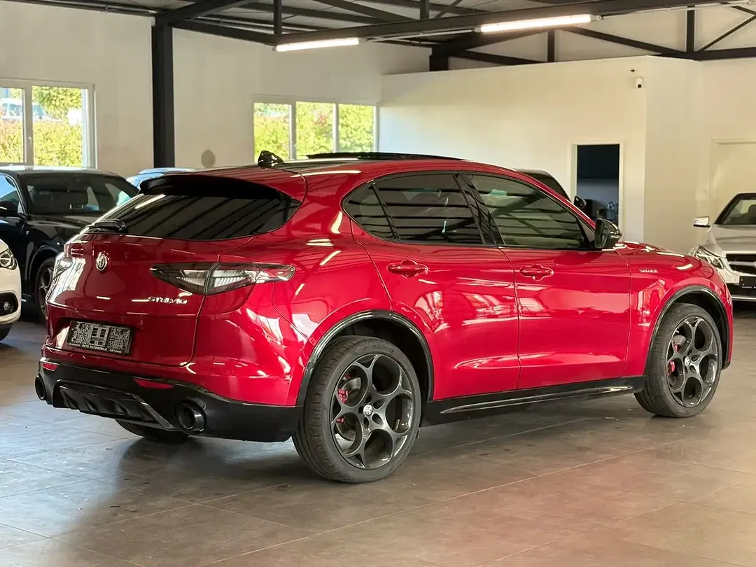 Alfa Romeo Stelvio Q4 Veloce - Thumbnail 6