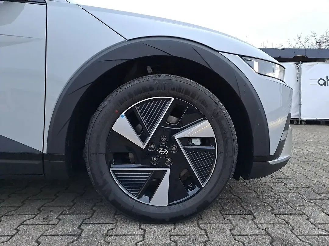 Hyundai IONIQ 5 - Thumbnail 12