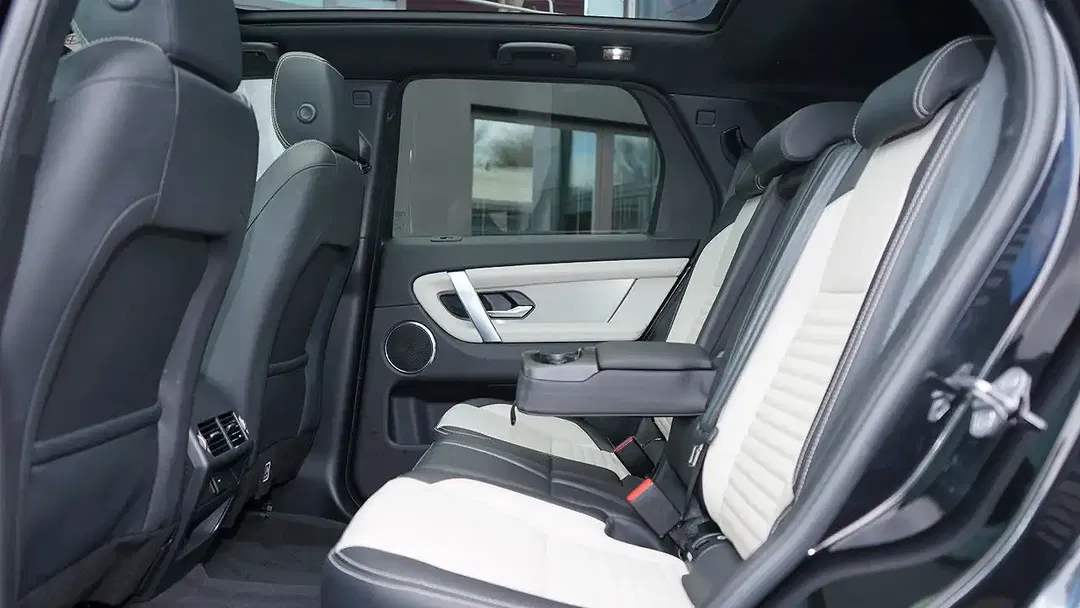 Land Rover Discovery Sport P300e 4x4 R-Dynamic S - Thumbnail 8