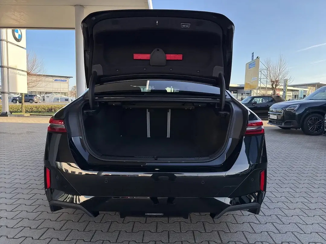 BMW i5 eDrive M Sport Pro - Thumbnail 8