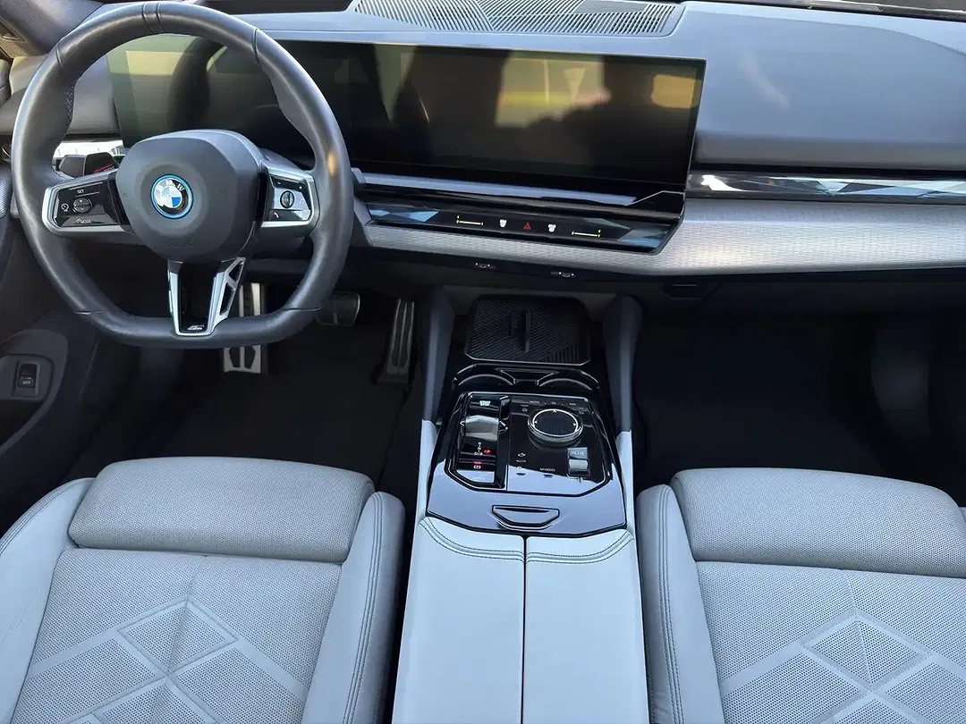 BMW i5 eDrive M Sport Pro - Thumbnail 5
