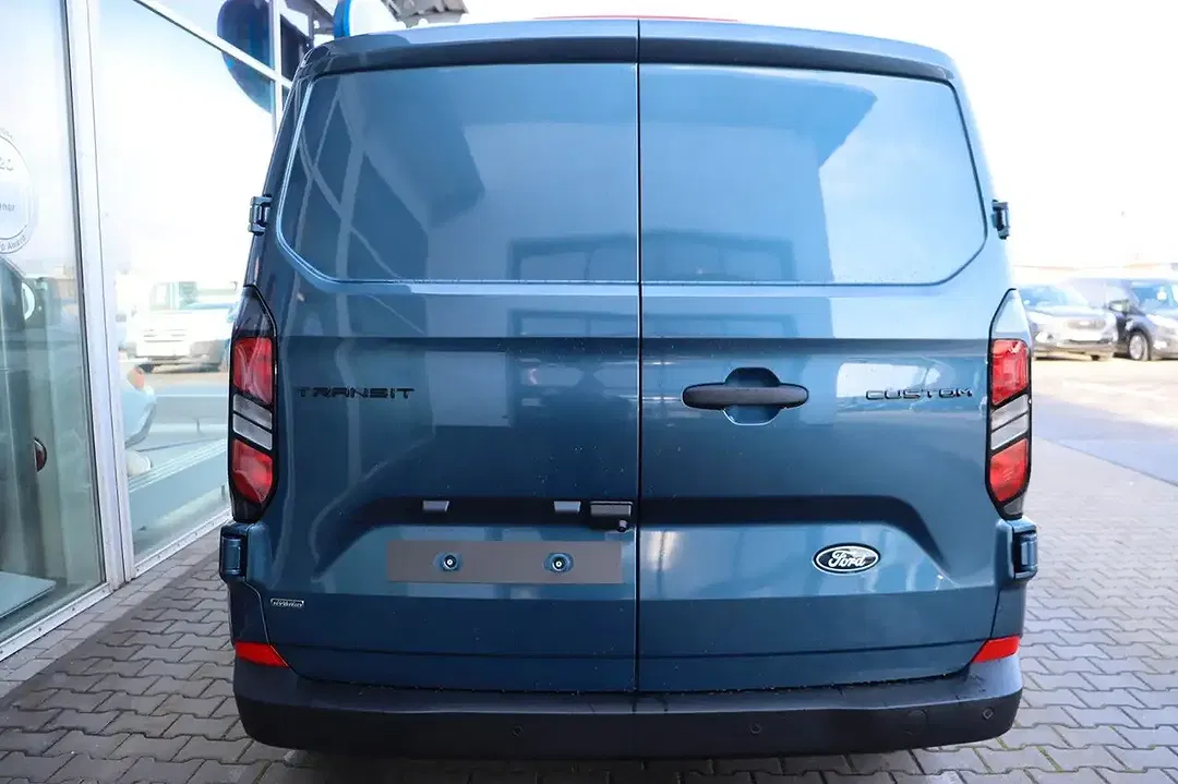 Ford Transit Custom PHEV - Thumbnail 10