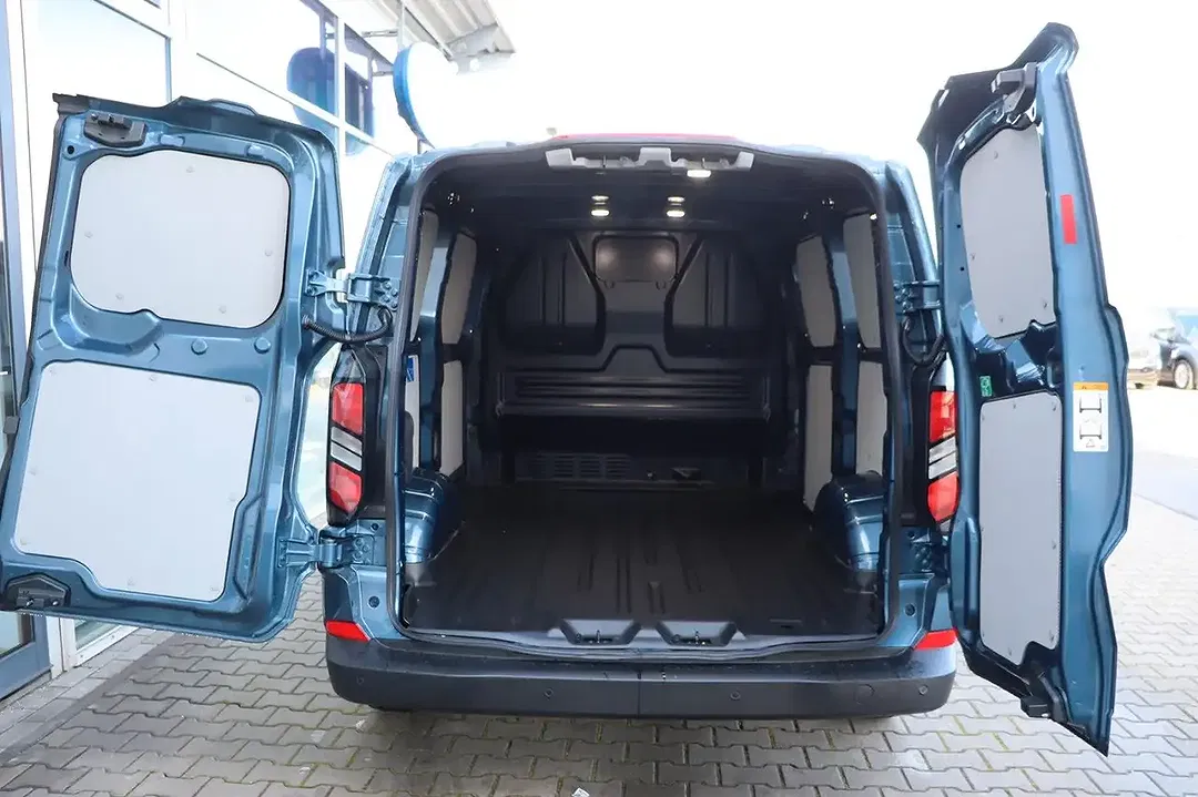 Ford Transit Custom PHEV - Thumbnail 11