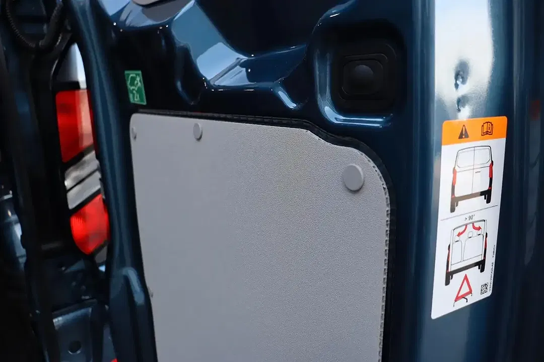 Ford Transit Custom PHEV - Thumbnail 12