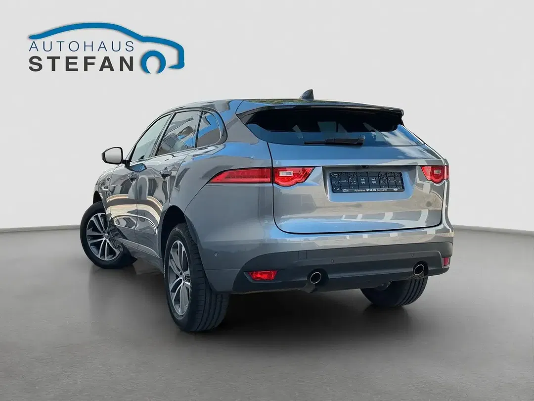 Jaguar F-Pace 25t AUT 4x4 R-Sport - Thumbnail 4