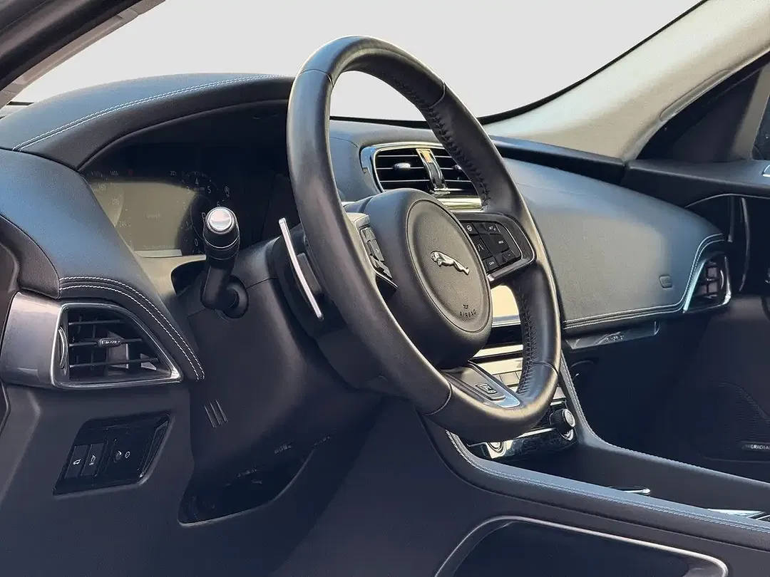 Jaguar F-Pace 25t AUT 4x4 R-Sport - Thumbnail 7