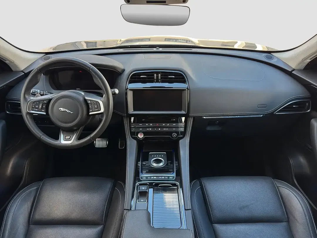 Jaguar F-Pace 25t AUT 4x4 R-Sport - Thumbnail 8
