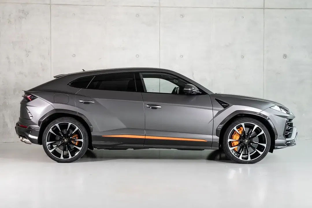 Lamborghini Urus V8 - Thumbnail 10