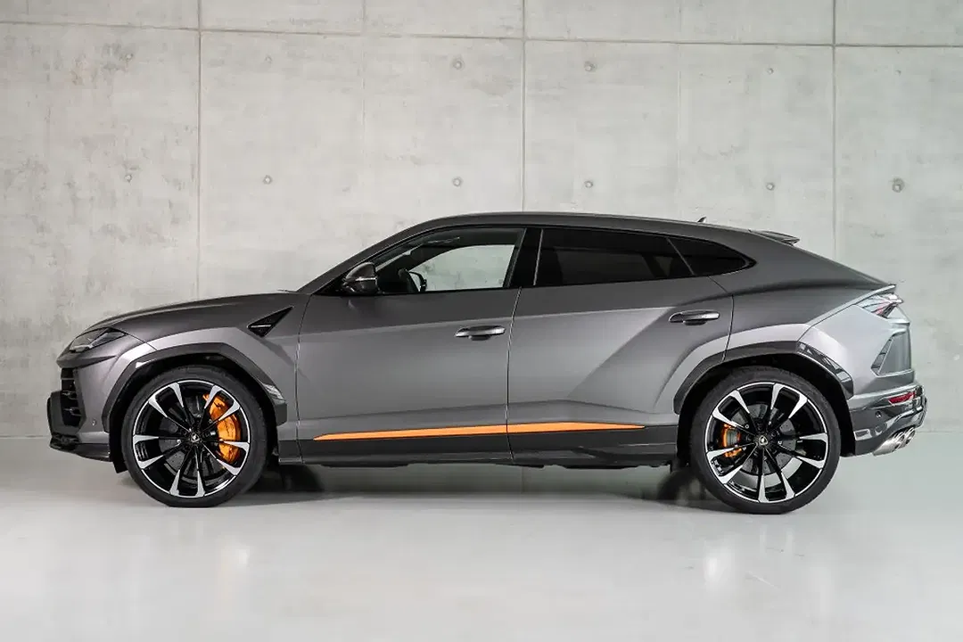 Lamborghini Urus V8 - Thumbnail 5