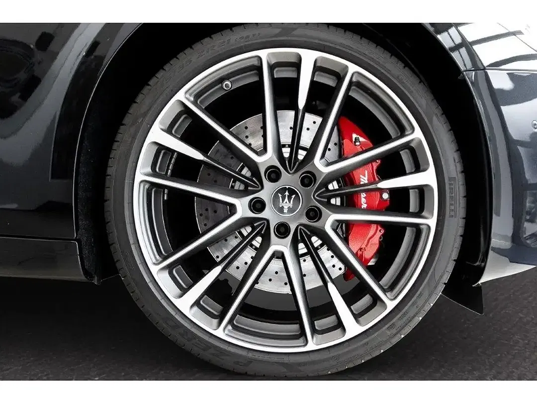 Maserati Ghibli Trofeo - Thumbnail 11