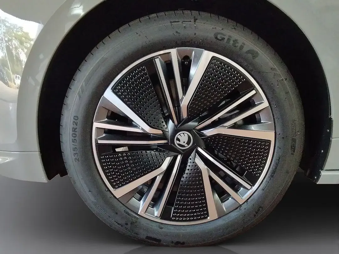 Skoda Enyaq 85 - Thumbnail 14