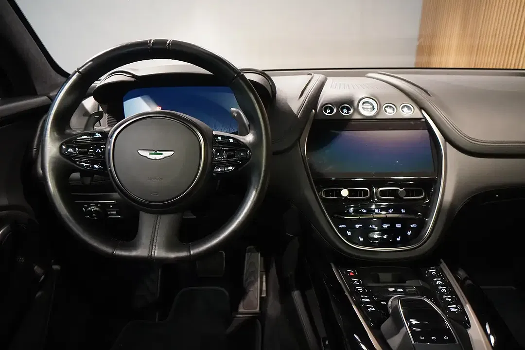 Aston Martin DBX V8 - Thumbnail 7