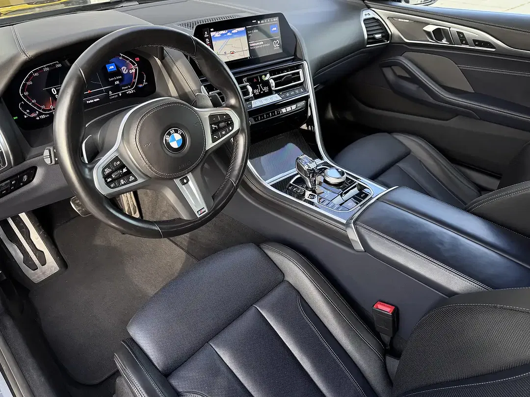 BMW 840 xDrive M Convertible - Thumbnail 8