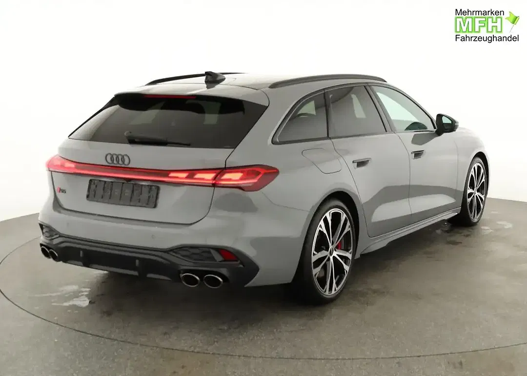 Audi S5 TFSI quattro Avant - foto 2