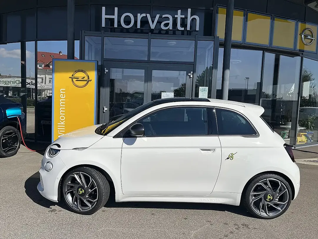 Abarth 500e Turismo - Thumbnail 3