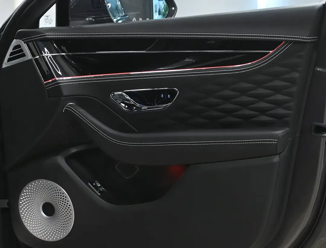 Bentley Flying Spur Hybrid Mulliner - Thumbnail 6