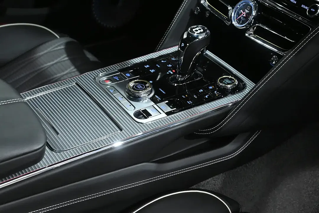 Bentley Flying Spur Hybrid Mulliner - Thumbnail 7
