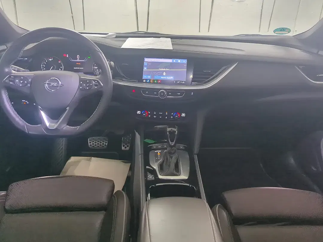 Opel Insignia 4x4 GSi - Thumbnail 10
