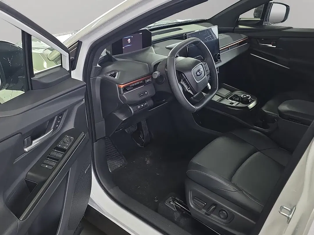 Subaru Uncharted AWD Platinum - Thumbnail 10