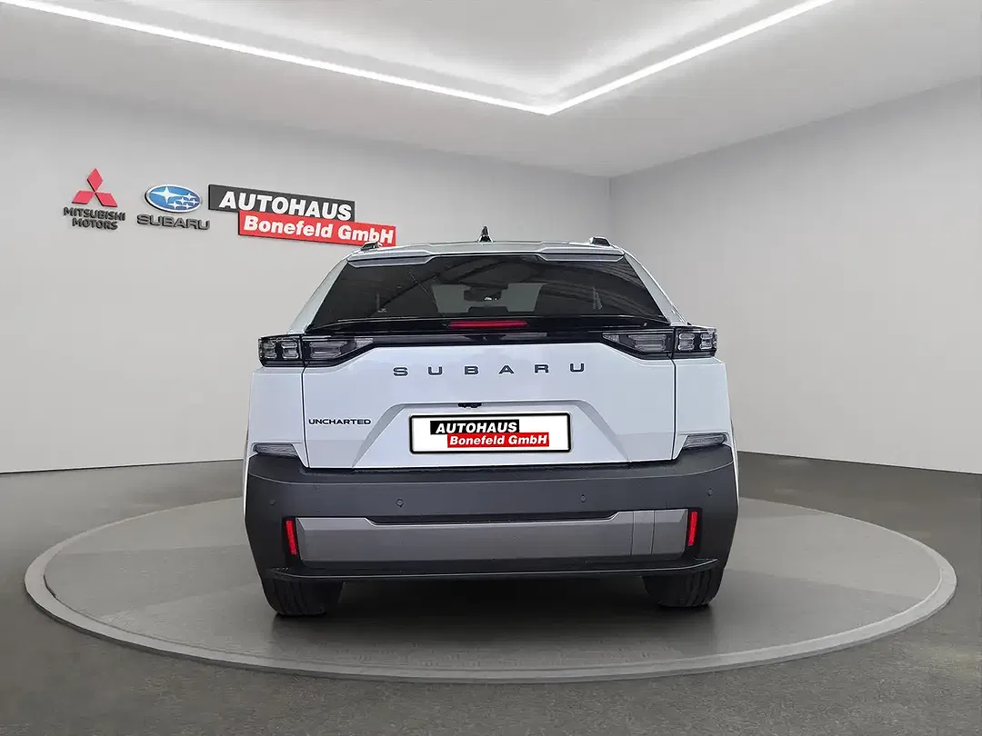 Subaru Uncharted AWD Platinum - Thumbnail 5