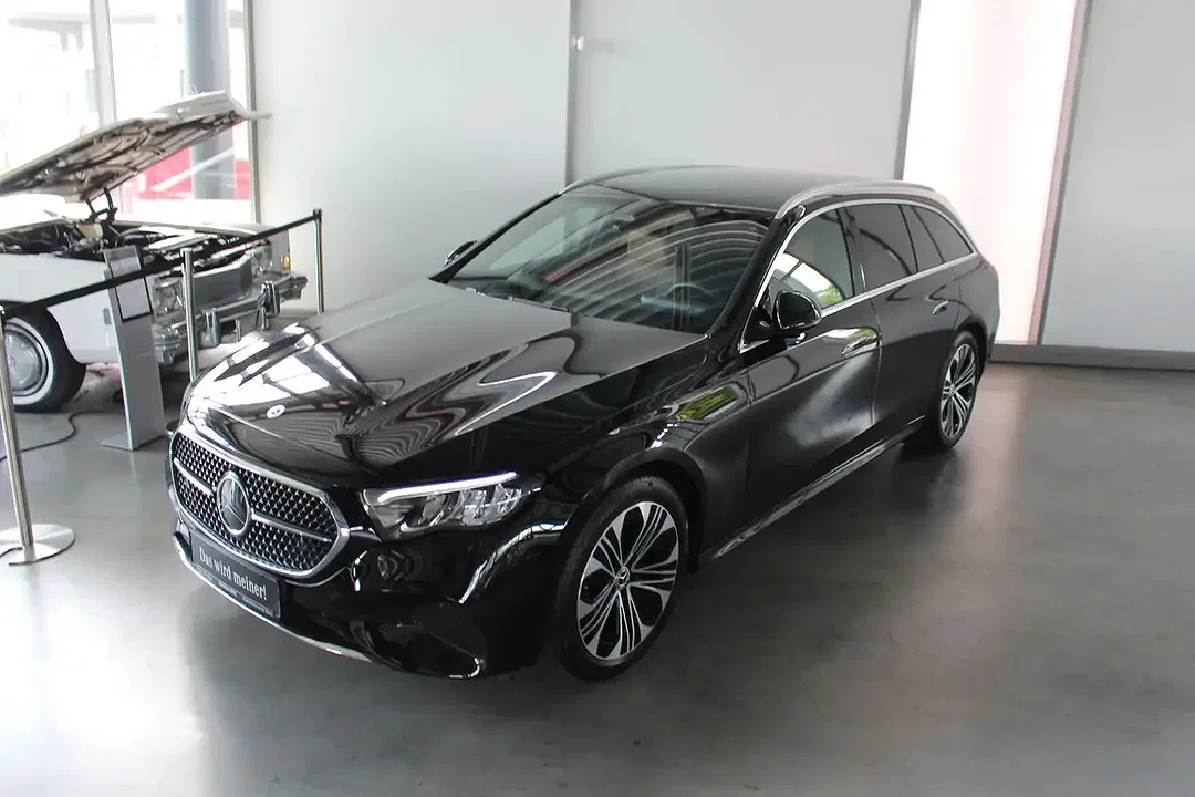 Mercedes-Benz E 220 4MATIC Avantgarde - Afbeelding 1