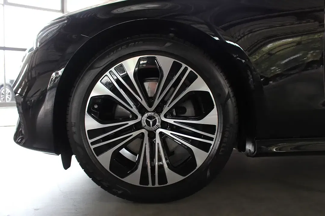Mercedes-Benz E 220 4MATIC Avantgarde - Thumbnail 4