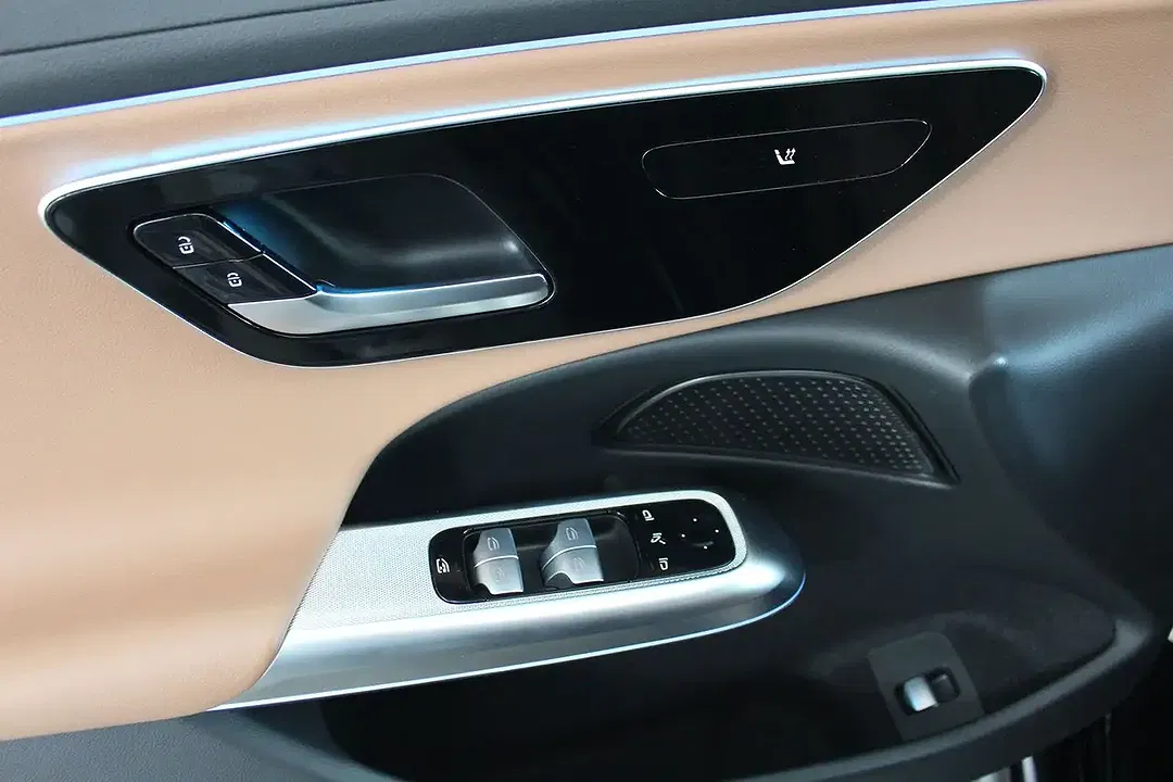 Mercedes-Benz E 220 4MATIC Avantgarde - Thumbnail 7